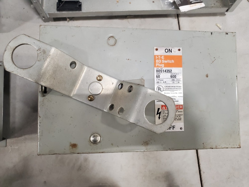 Siemens ITE BOS14352 60amp BD busway bus plug disconnect switch duct
