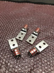Box of 4 Thomas & Betts 54215 2-hole Lug 3/8in