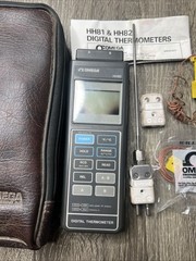 Omega Engineering HH82 Digital Thermometer Tested Works W/Case + Manual + Probes