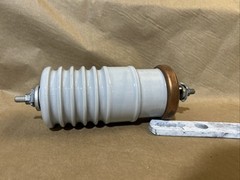 McGraw Edison Power Systems Surge Arrester AVL1B6