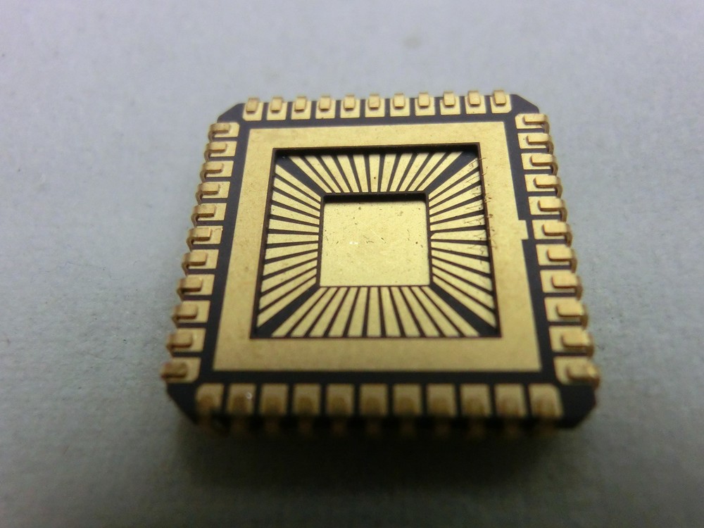 44pin PLCC, QFJ, ceramic leadless chip carrier, wirebond package, cavity, J-lead