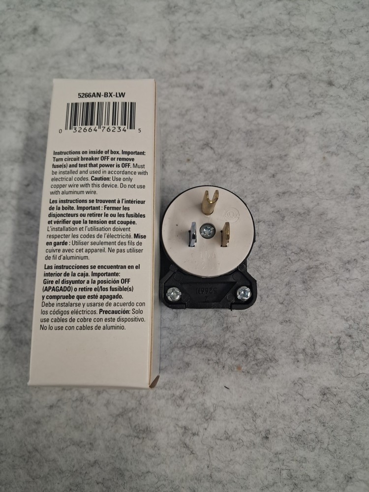 NEW EATON 5266AN Industrial Angle Plug 15A-125V 2-pole, 3 Wire Grounding 5-15P