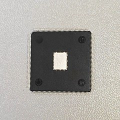 2pcs D8OYK113DPTP4 D80YK1I3DPTP4 D80YK113DPTP400 D80YK113DPTP4 QFP176 IC Chip