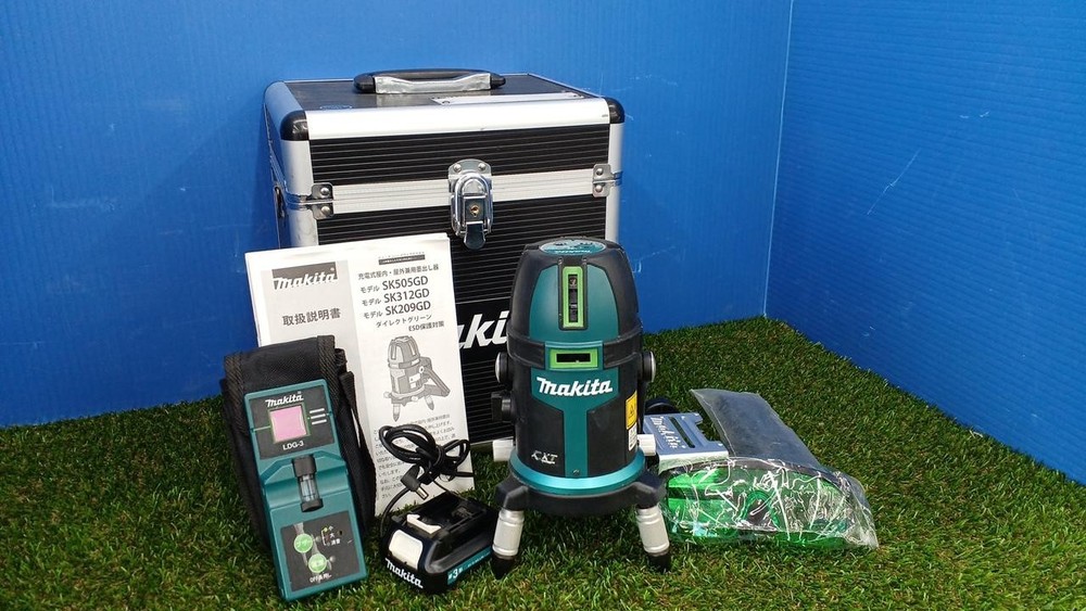 Makita SK312GD Laser Marker 10.8V Green Laser Precision ±1mm/10m Dustproof