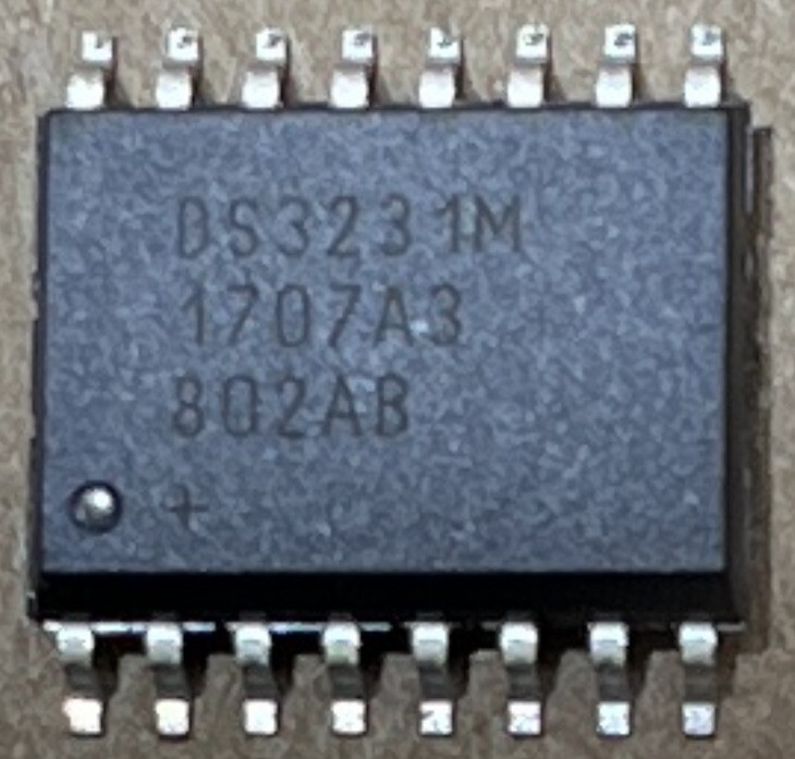 85pcs) ANALOG DEVICES DS3231M+TRL Alarm RTC IC, Time Clock, Date Time Format