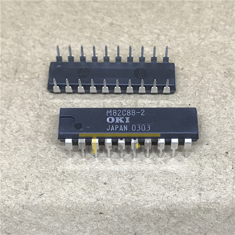 5PCS M82C88-2 BUS Controller Circuit, 20 Pin, DIP oki original