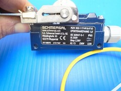 SCHMERSAL – M2H 302-11Y-M16-F10 – SAFETY LIMIT SWITCH – 230V 2.5A IP65 AC-15