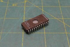 National Semiconductor NMC27C32Q-35 Integrated Circuit w/ Window, 24 Pin, 12 Pos