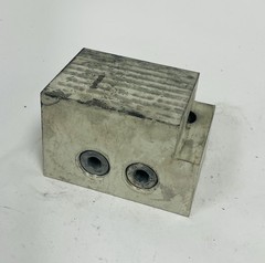 SIEMENS NO. TC5R600 BREAKER LUG TERMINAL PD/RD CU BODY LUG 5 W 600 KCMIL