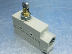 OMRON ZE-Q22-2S GENERAL PURPOSE ENCLOSED LIMIT SWITCH 05250400097