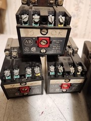 LOT OF 8 ALLEN BRADLEY 700-P400A1 /B RELAY 10A 600VAC 700-P200A1 Bulletin 700P