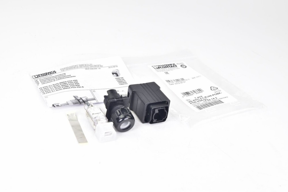 PHOENIX CONTACT 1404142,RJ45 connector, IP65/IP67, Pin: 4, CAT5 (IEC 11801:2002)