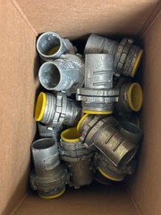 50 PK Arlington GF75A 3/4″ Insulated Screw-In Connector for AC/MC/FMC Conduit