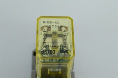 Idec RH2B-U Relay, 24VDC Coil, with Idec SH2B-05 Base, 24 VDC
