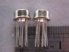 2 National LM111H Voltage Comparator ICs TO-5 Can