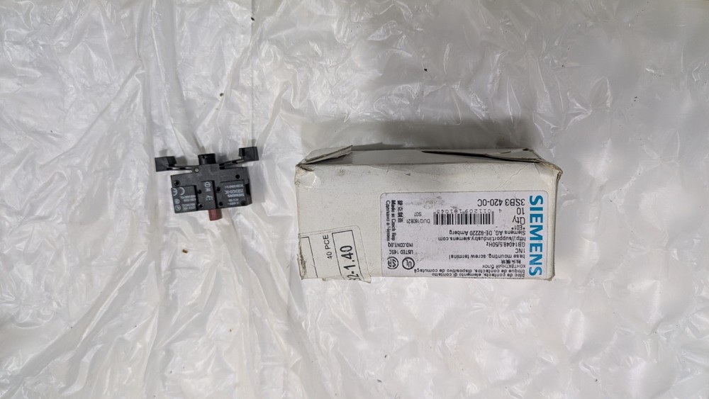 SIEMENS 3SB3 420-0C A300 / R300A600 EACH