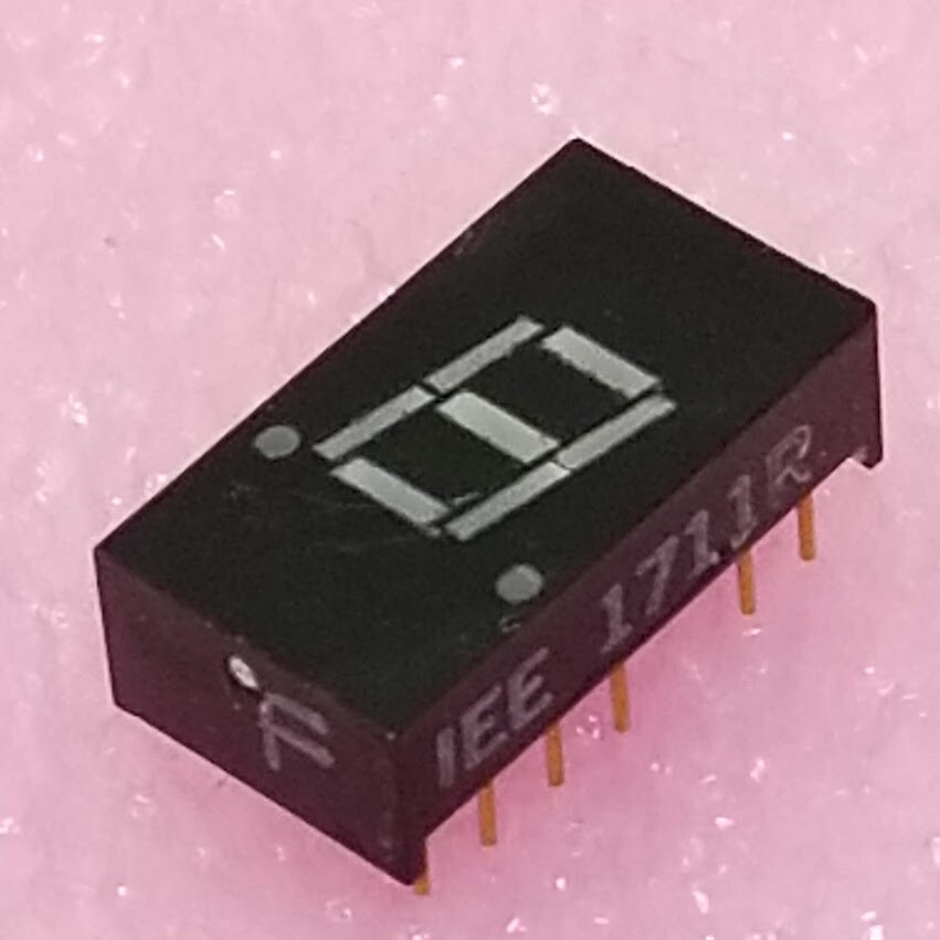 Lot of 4 – LR1737R – IEE1737R – Seven Segment Numeric LED Opto Display