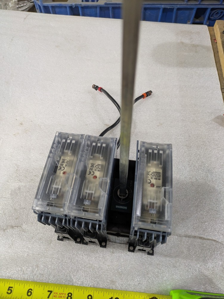 Siemens 3KF1308-0MB11 Switch Disconnector with Fuse 80A 690V 3-Pole Size 1 NH00