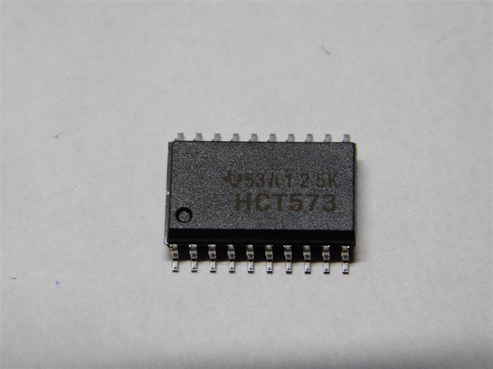 10 Texas Instruments SN74HCT573DW Octal Trans. DType Latches w/ 3-State Out. ICs