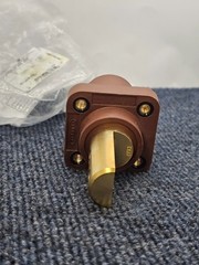 Hubbell HBLMRB2BN: Single Pole Receptacle, 400 Amp. 2 Hole, 600 Volts
