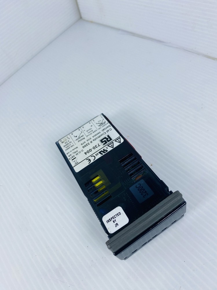 CAL Controls Model 3200 730-004 temperature controller