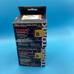 TORK`2008A`TURN LOCK MOUNT INSTANT RESPONSE PHOTOCONTROL NOB(LOT OF 2)Ships Free