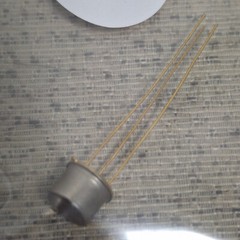 (Lot 2 Pcs.) 2N1132/Gold/ – Fairchild & Motorola Small Signal Transistor NOS