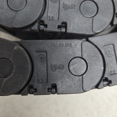 Igus 250-03-055-6MC Cable Hose Carrier E-Chain Systems 21 Links 39″ Length New