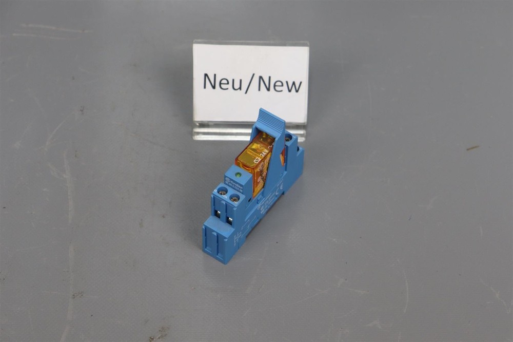 Finder 95.83.1 Relay Socket + Type 40.31 Relay Unused
