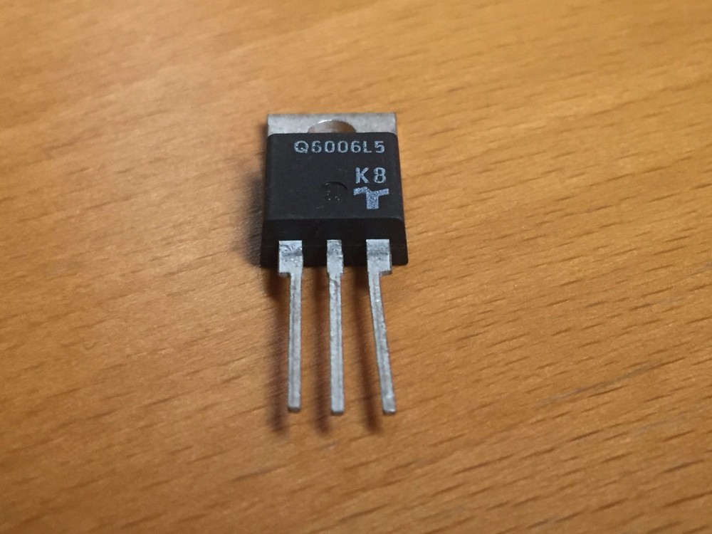 Littelfuse Q6006L5 Triac, 600 V, 6 A, TO-220AB, 50 mA, 1.3 V, 500 mW (3pcs)