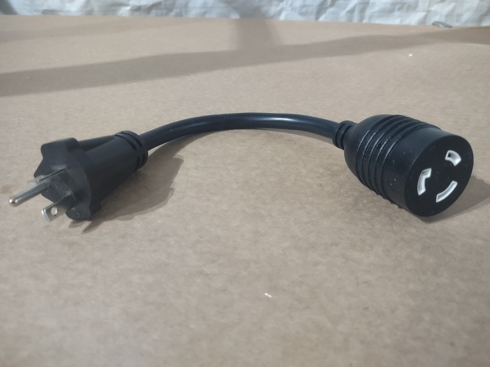 Chau’s SP-520R NEMA L5-20R (E470181) 12 AWG(3.31mm2) [VW-1] 105°C 300v FT2