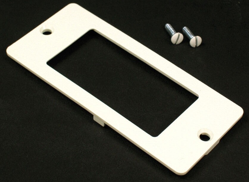 Wiremold 5507R, Ivory, Rectangular, Faceplate for 2400D Series Raceway, 1 pc