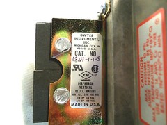 NEW IN BOX DWYER 1824-1-1-S PRESSURE SWITCH