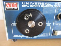 CUDA Universal dual quartz halogen fiber optic light source M2-150