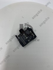 1PCS NEW Lamp holder 3SU1401-1BC20-1AA0 SIEMENS