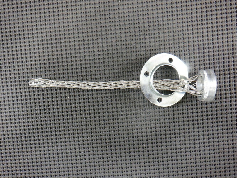 Eaton Arrow Hart PG302 Strain Relief Grip for 30A Power Lock – New No Box
