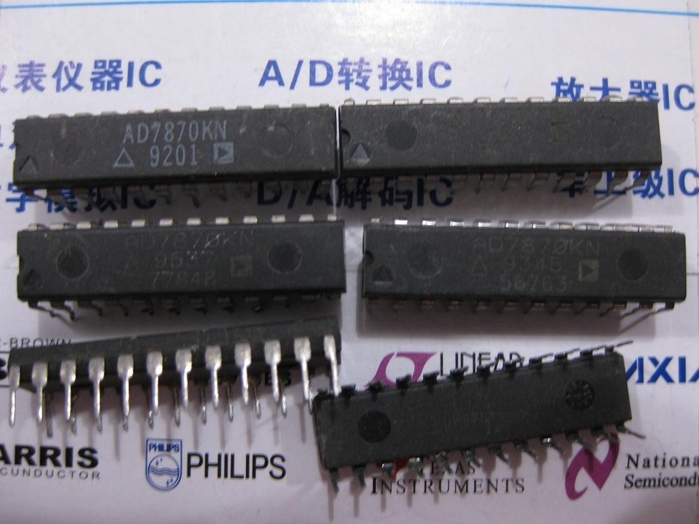 1x AD7870KN LC2MOS Complete 12-Bit 100 kHz, Sampling ADCs AD7870