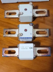 Mersen Ferraz Protistor Semiconductor Fuse F300132 700V AC 160A Lot of 3 !