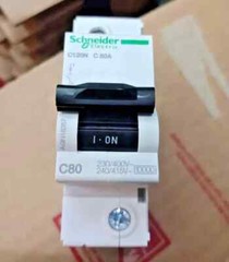 2PCS LOTS OF A9N18357 SCHNEIDER CIRCUIT BREAKER Acti9 C120N MCB 1P C 80A NEW