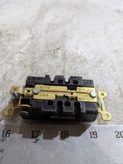 Arrow Hart 15A 250V Duplex Receptacle Outlet Strip Gauge Industrial OEM