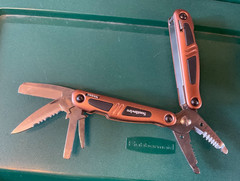 Southwire Stainless Steel Electrician’s Multi-Tool Pliers with Sheath | EUC