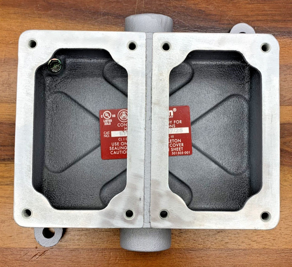 Appleton EFDC275-NL-Q Control Station Mounting Body Electrical Box 2-Gang New