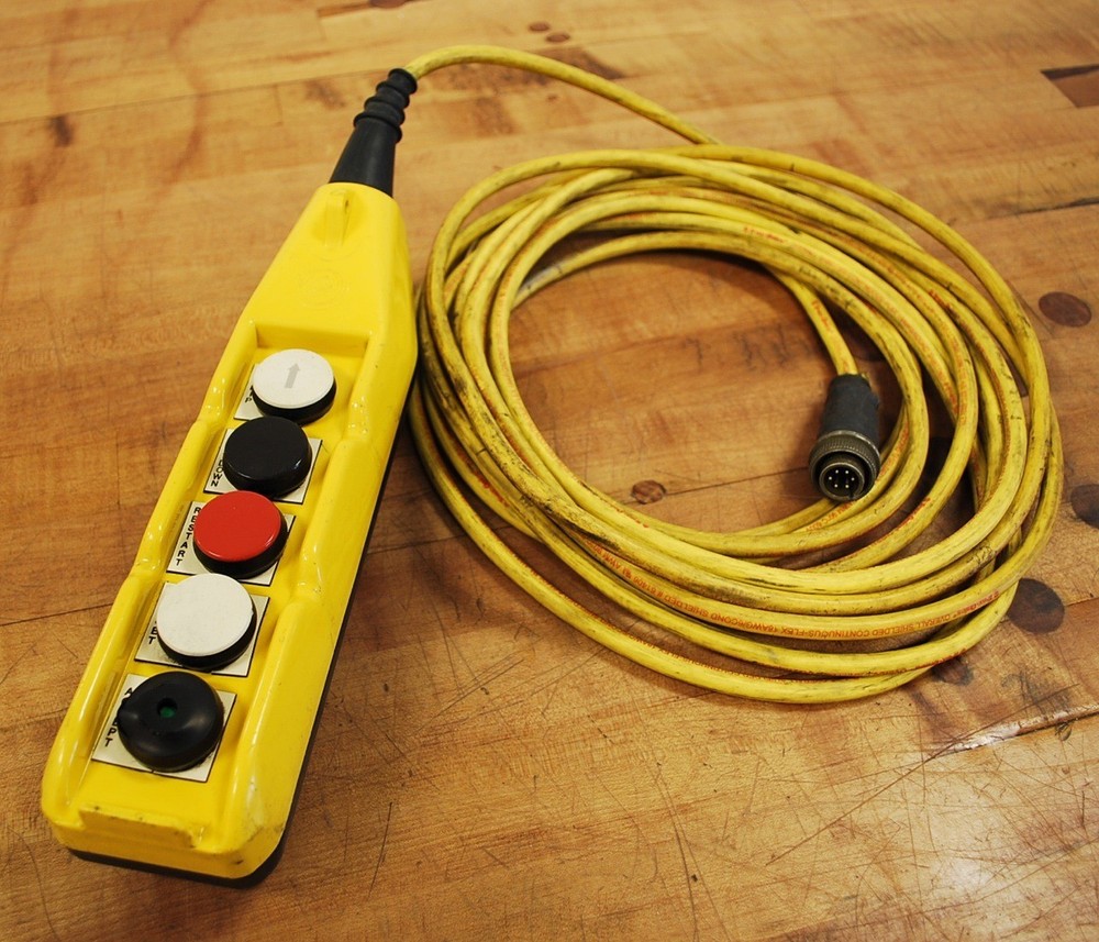 G.G. IP65, 5-Button Pendant Control Pushbutton Station – USED