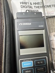 Omega Engineering HH82 Digital Thermometer Tested Works W/Case + Manual + Probes