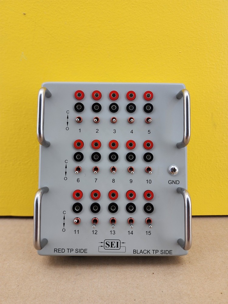 Silver Engineering SE-01026-3 Breakout Box, D-SS Series, 15 Pin