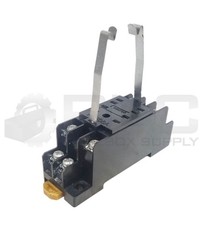 LOT OF 4 OMRON PYF08A RELAY SOCKET 7A 250V