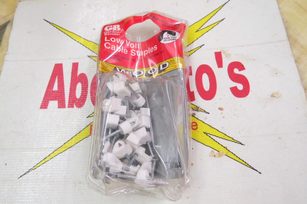 Gardner Bender PLW-1525, Low Volt Cable Staples, pkg of 25, white, wood