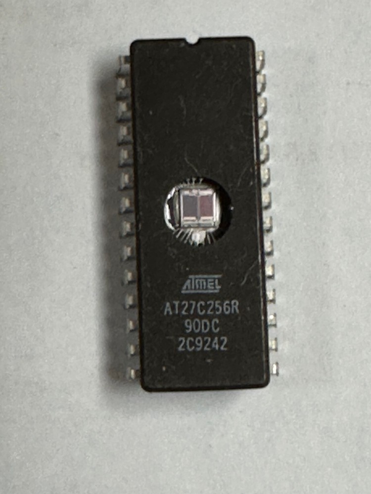 N.O.S. ATmel AT27C256R90DC CMOS 256K (32Kx8) UV erasable EPROM