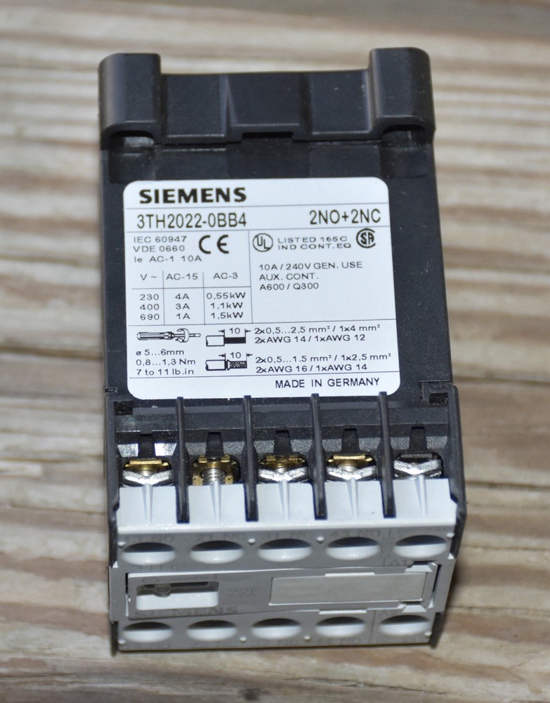 Siemens 3TH2022-0BB4 Auxiliary Contactor 2NO+2NC 10A 240V AC