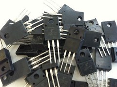 2SD2012 SI-N 60V 3A 25W 3MHz LOT OF 25
